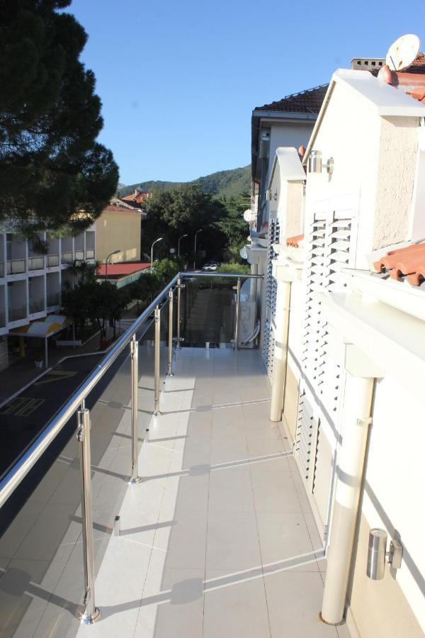 Apartmán Penthouse By The Sea Tivat Exteriér fotografie